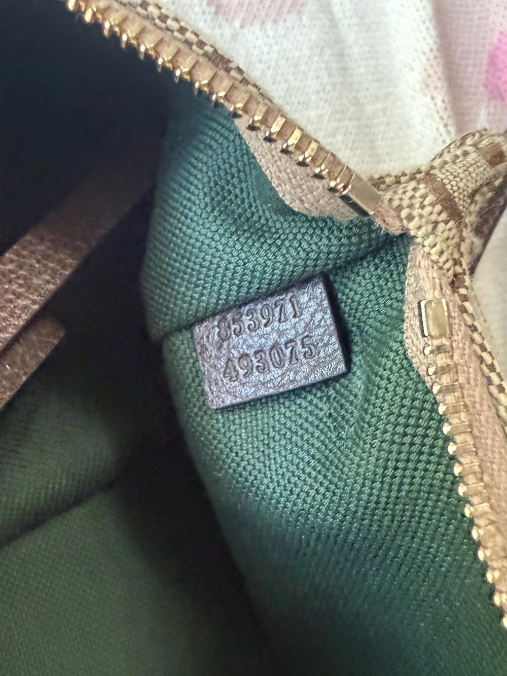 Authentic Gucci Giglio large GG canvas tote bag with with detachable pouch. - Picture 12 of 17